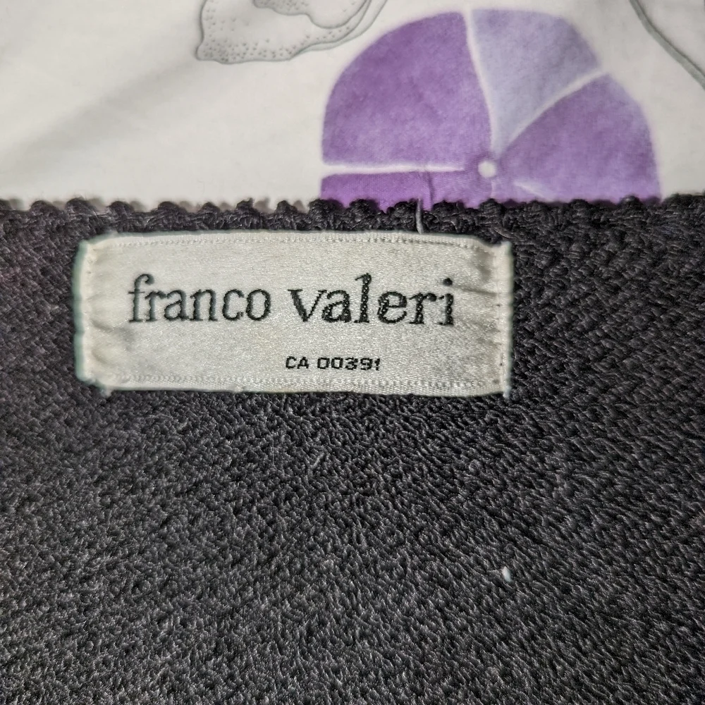 VINTAGE Retro Black & Floral Embroidery Crewneck Knit Sweater Size Medium - Picture 12 of 13